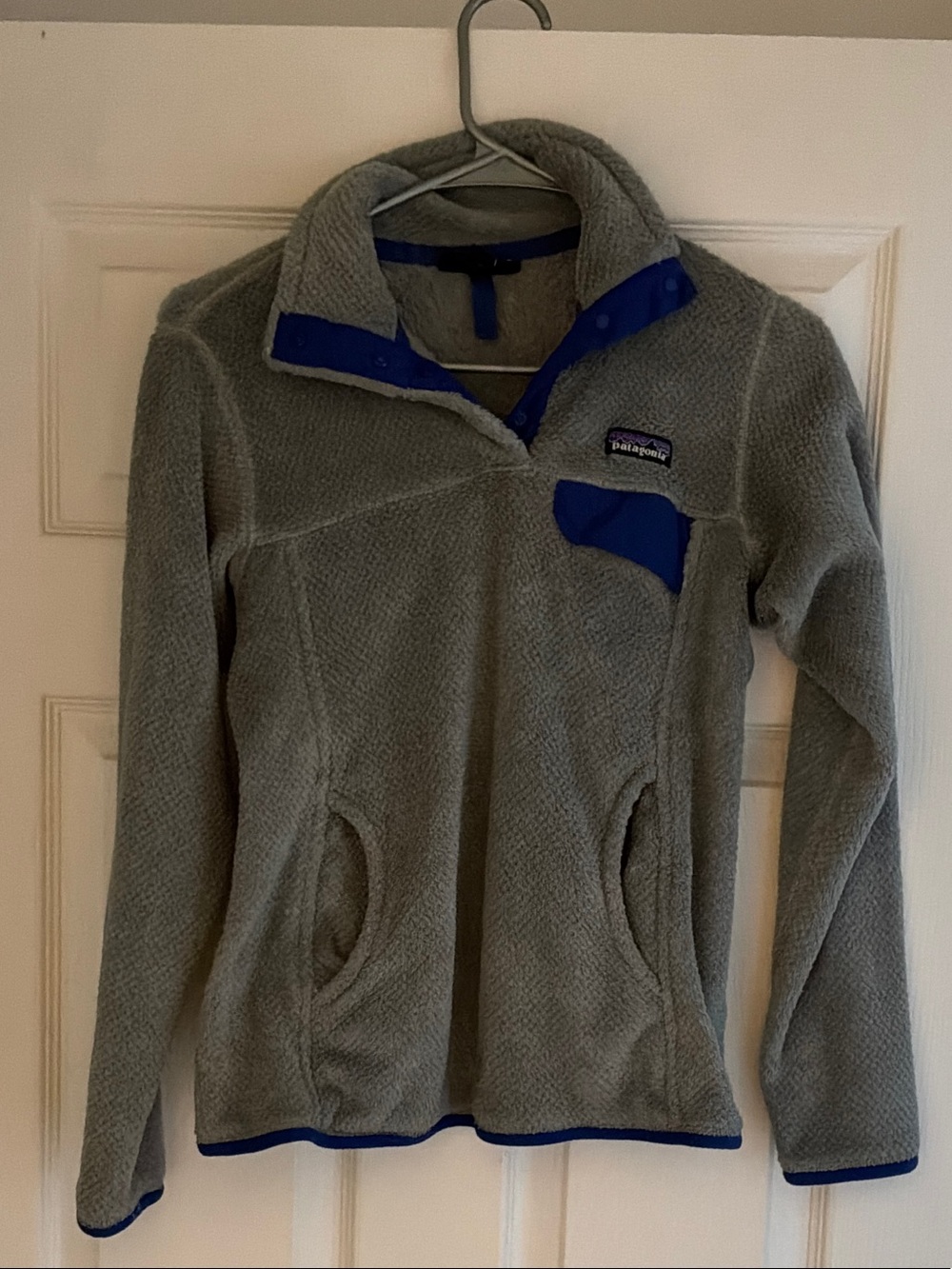 Patagonia Women's Gray Fleece Snap Pullover with Blue Accents